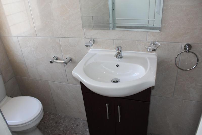 1 Bedroom Property for Sale in Oostersee Western Cape